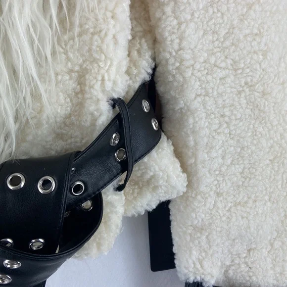 REVOLVE EAVES Caden Faux Fur Jacket in Coconut Size S - Picture 5 of 7